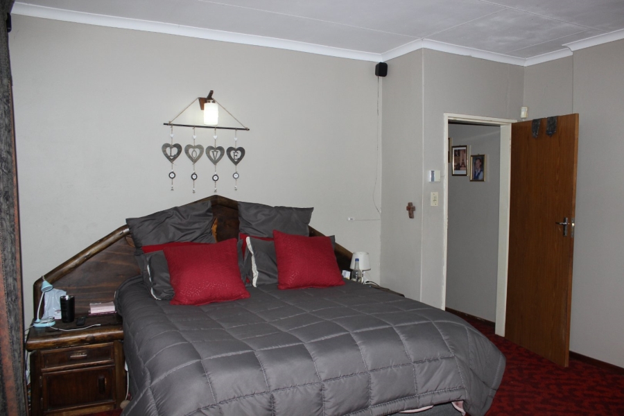 4 Bedroom Property for Sale in Deneysville Free State
